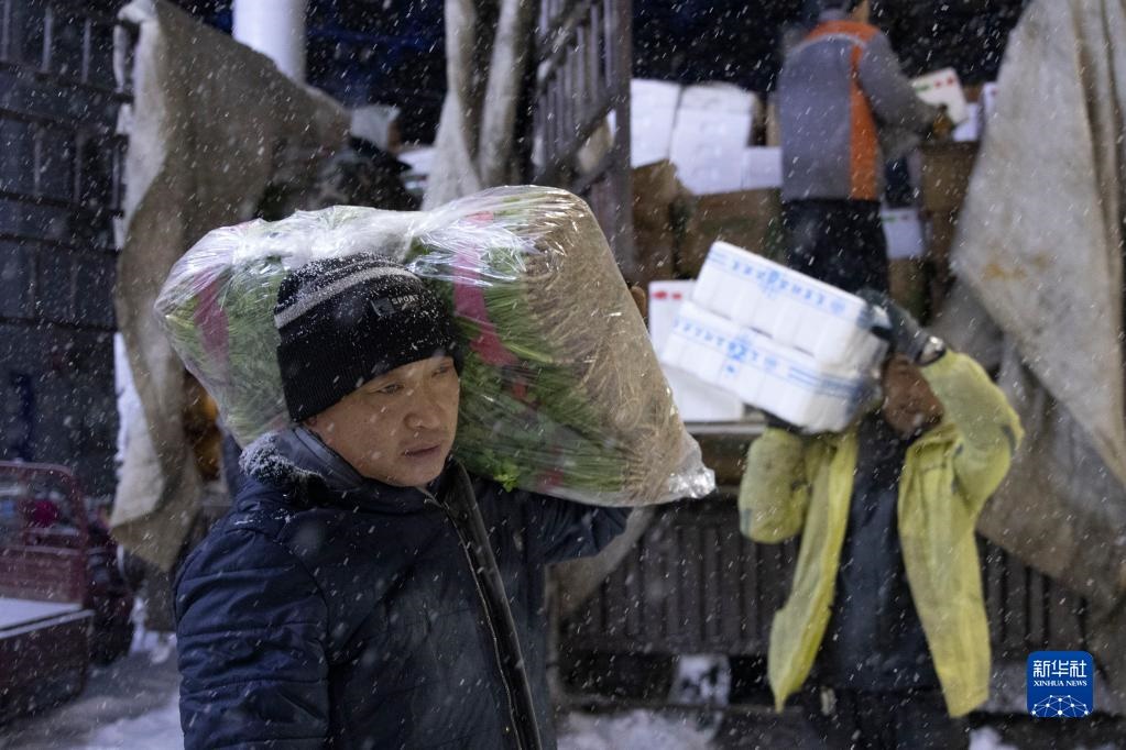 一夜無(wú)眠戰(zhàn)暴雪