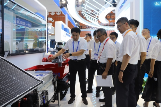 組圖｜聚焦“雙新”大會 大咖云集“展”風采325.png