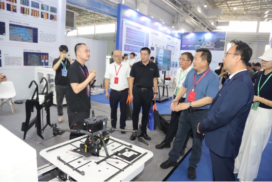 1724428581121513.png 2024中國(guó)內(nèi)蒙古清潔能源產(chǎn)業(yè)博覽會(huì)在呼和浩特開幕1216.png