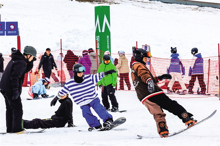 1767061325149234.jpg 馬鬃山滑雪場。.jpg