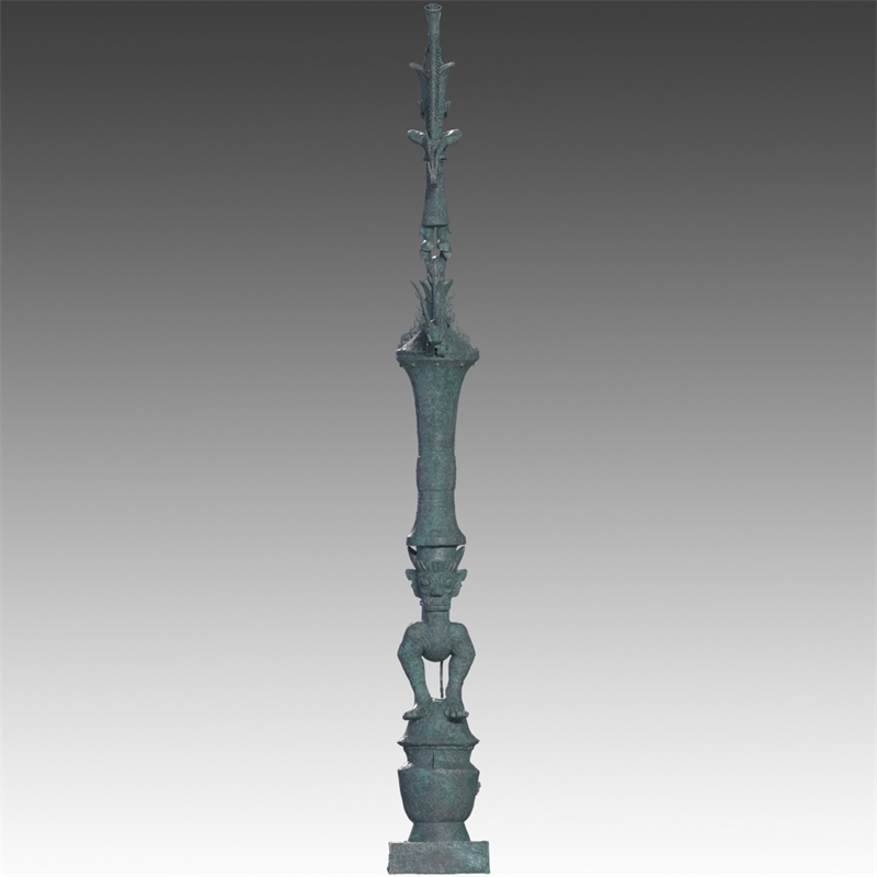 銅罍座倒立鳥足頂尊神像。四川省文物考古研究院供圖