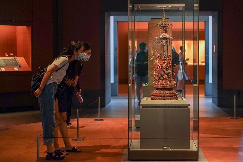 2020年7月24日，觀眾在蘇州博物館內(nèi)參觀。