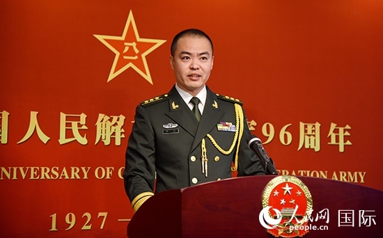 中國(guó)駐瑞典大使館李珂副武官致辭。人民網(wǎng)記者 殷淼攝