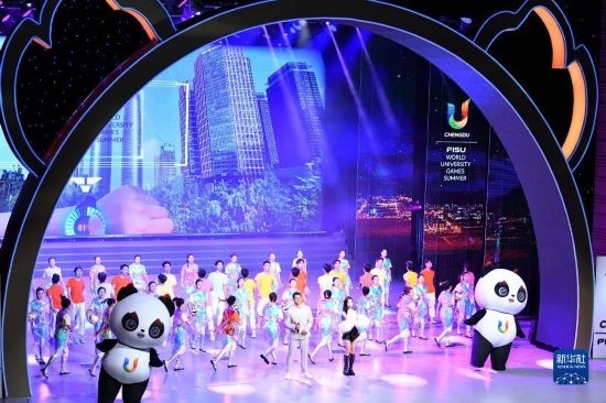 7月29日拍攝的聯(lián)歡會現(xiàn)場。新華社記者 張端 攝