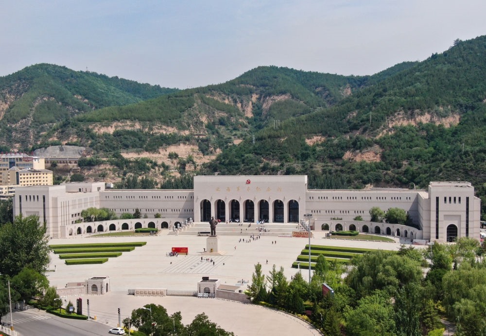 這是2023年6月27日拍攝的延安革命紀(jì)念館（無人機(jī)照片）。新華社記者 張博文 攝