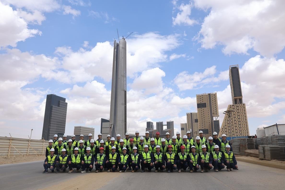 埃及新首都CBD標(biāo)志塔項目青年工程師團(tuán)隊。 受訪者供圖