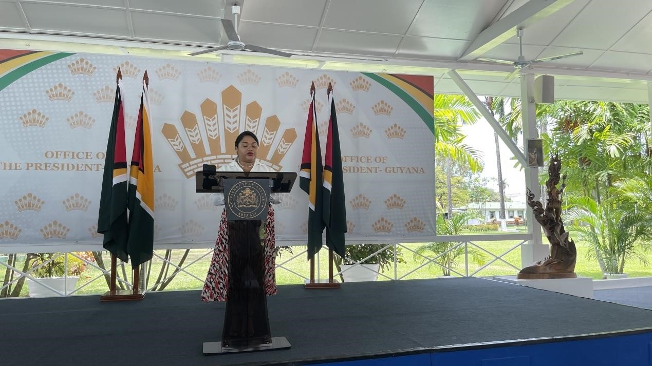 圭亞那第一夫人阿爾雅·阿里發(fā)表致辭。第18期援圭亞那醫(yī)療隊(duì)供圖