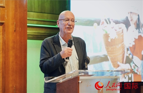 旅?作家魯珀特·帕克分享張家界旅行照片。人民網(wǎng) 郭錦標(biāo)攝