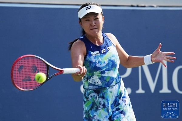 朱琳在比賽中回球。新華社記者 劉杰 攝