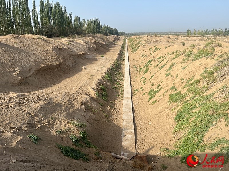 斗渠改造后，大大提高了輸水效率。人民網(wǎng)記者 常雪梅攝