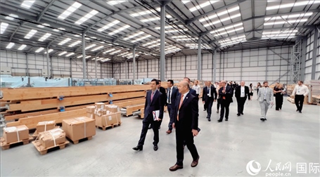 圖為旗艦倉現(xiàn)場。人民網(wǎng) 郭錦標攝