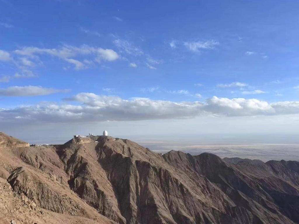 墨子巡天望遠(yuǎn)鏡遠(yuǎn)景圖。（中國科學(xué)技術(shù)大學(xué)供圖）