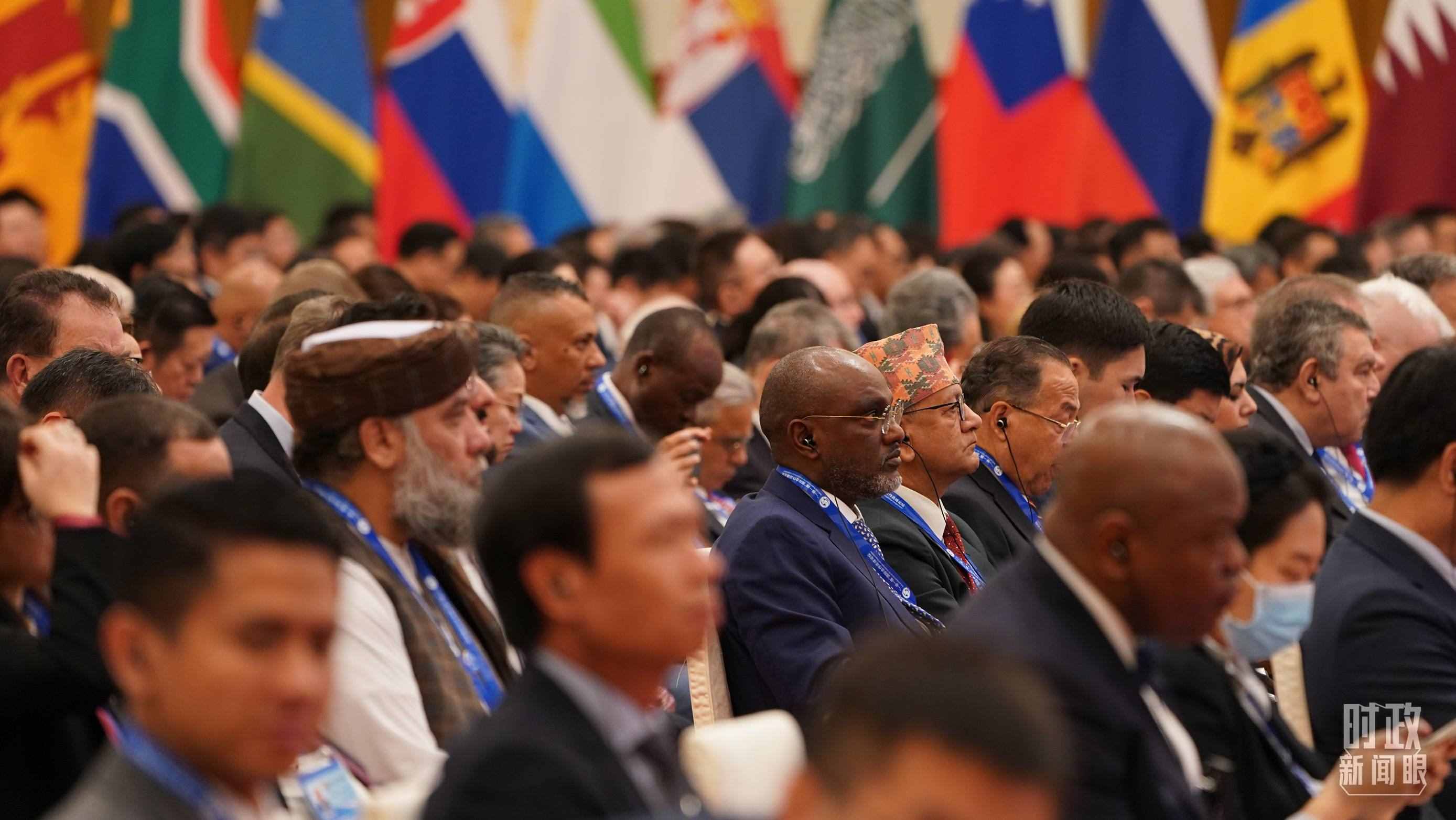 △開幕式現(xiàn)場的與會嘉賓。（總臺國廣記者李晉拍攝）