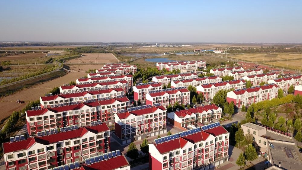 山東省東營市墾利區(qū)楊廟社區(qū)（2021年10月17日攝，無人機照片）。新華社記者 郭緒雷 攝