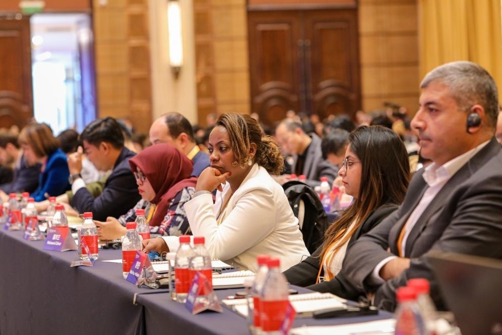 11月24日，論壇嘉賓在聆聽演講。新華社記者 辛夢(mèng)晨 攝