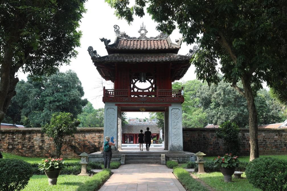 這是越南首都河內(nèi)文廟內(nèi)的奎文閣。