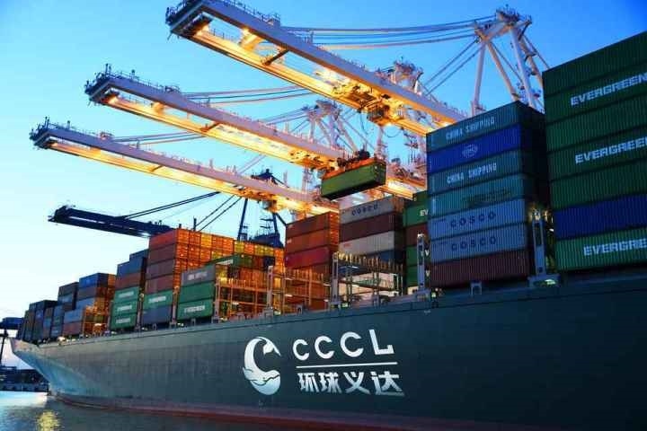 義烏商城集團打造的國際物流平臺“環(huán)球義達”，為外貿企業(yè)提供各類物流資源信息。義烏市委宣傳部供圖