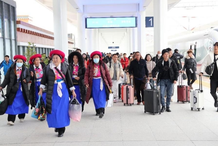 麗香鐵路開通滿月，累計發(fā)送旅客超18萬人次。受訪方供圖