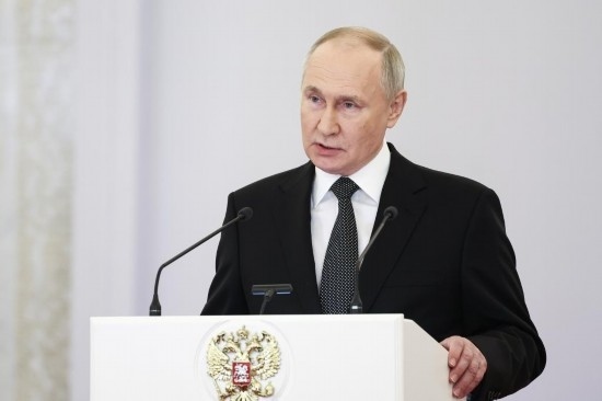 2023年12月8日，俄羅斯總統(tǒng)普京在莫斯科克里姆林宮出席“祖國英雄日”慶祝儀式。新華社/塔斯社