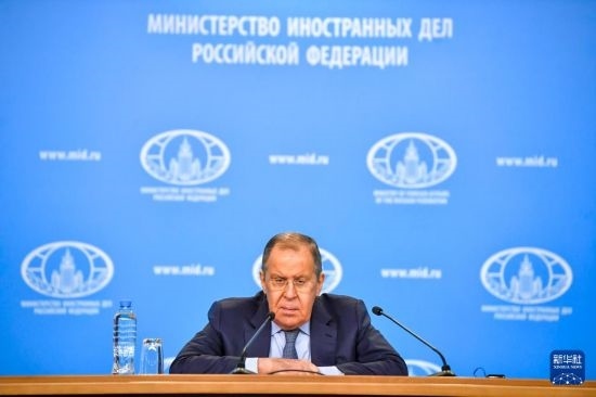 1月18日，在俄羅斯首都莫斯科，俄羅斯外長拉夫羅夫回答記者提問。新華社發(fā)（亞歷山大攝）