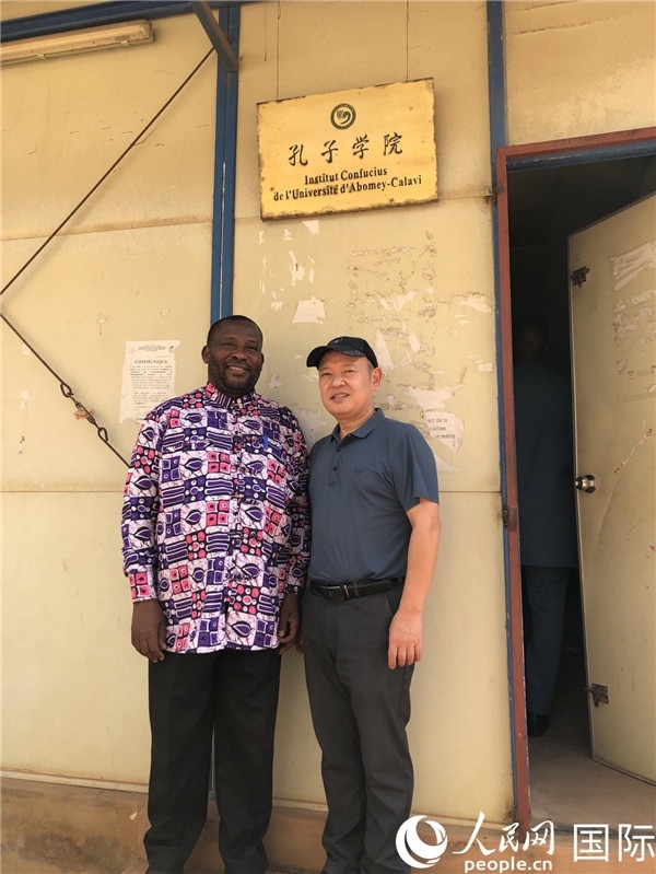 中方院長趙華修和貝方院長于連合影。人民網(wǎng)記者 黃培昭攝