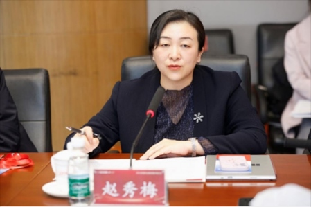 人民網(wǎng)輿情數(shù)據(jù)中心主任、人民在線總經(jīng)理趙秀梅發(fā)言