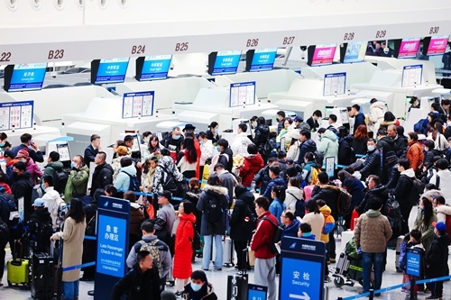 2024年春運(yùn)首日，大興機(jī)場(chǎng)預(yù)計(jì)保障進(jìn)出港旅客13.59萬人次。大興機(jī)場(chǎng)供圖