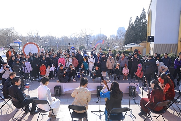 中國音樂學院“國樂快閃”演出。學校供圖