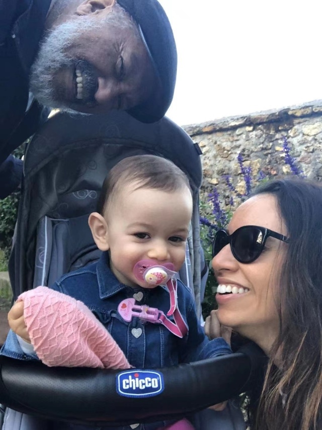 丹尼爾和家人在北京。圖片由受訪者提供