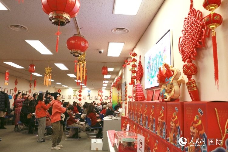 現(xiàn)場洋溢著濃郁的新春氛圍。人民網(wǎng) 許可攝