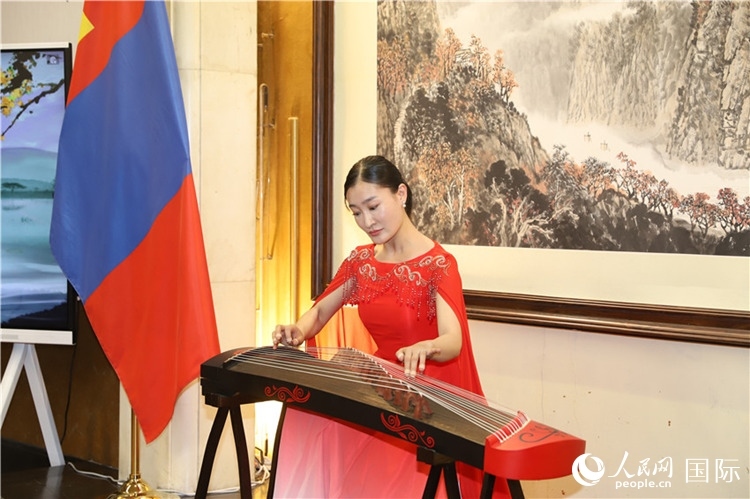 古箏表演。人民網(wǎng)記者 霍文攝