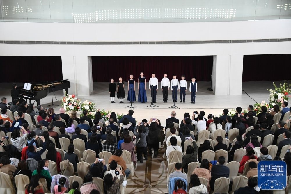 3月21日，金融街童聲合唱團(tuán)在音樂(lè)會(huì)上演出。新華社記者 任超 攝