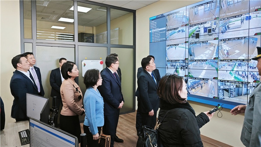 3月24日，中蒙官員考察項目。駐蒙古使館供圖