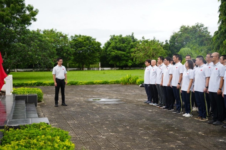 醫(yī)療隊隊長致詞。中國援桑醫(yī)療隊供圖