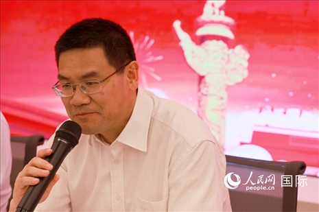 北京海外聯(lián)誼會(huì)會(huì)長(zhǎng)楊晉柏在座談會(huì)上致辭。人民網(wǎng)記者 陳海琪攝