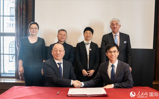 活動(dòng)簽約現(xiàn)場(chǎng)。實(shí)習(xí)生 劉船攝