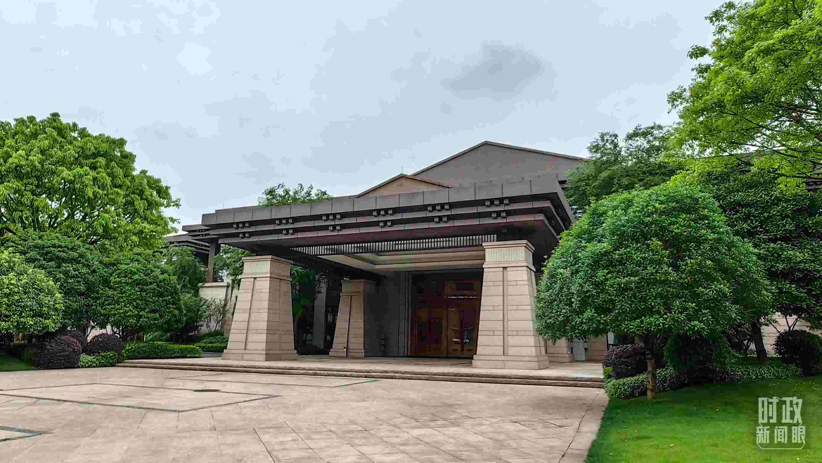 △重慶市渝州賓館，新時代推動西部大開發(fā)座談會在這里召開。（總臺央視記者段德文拍攝）