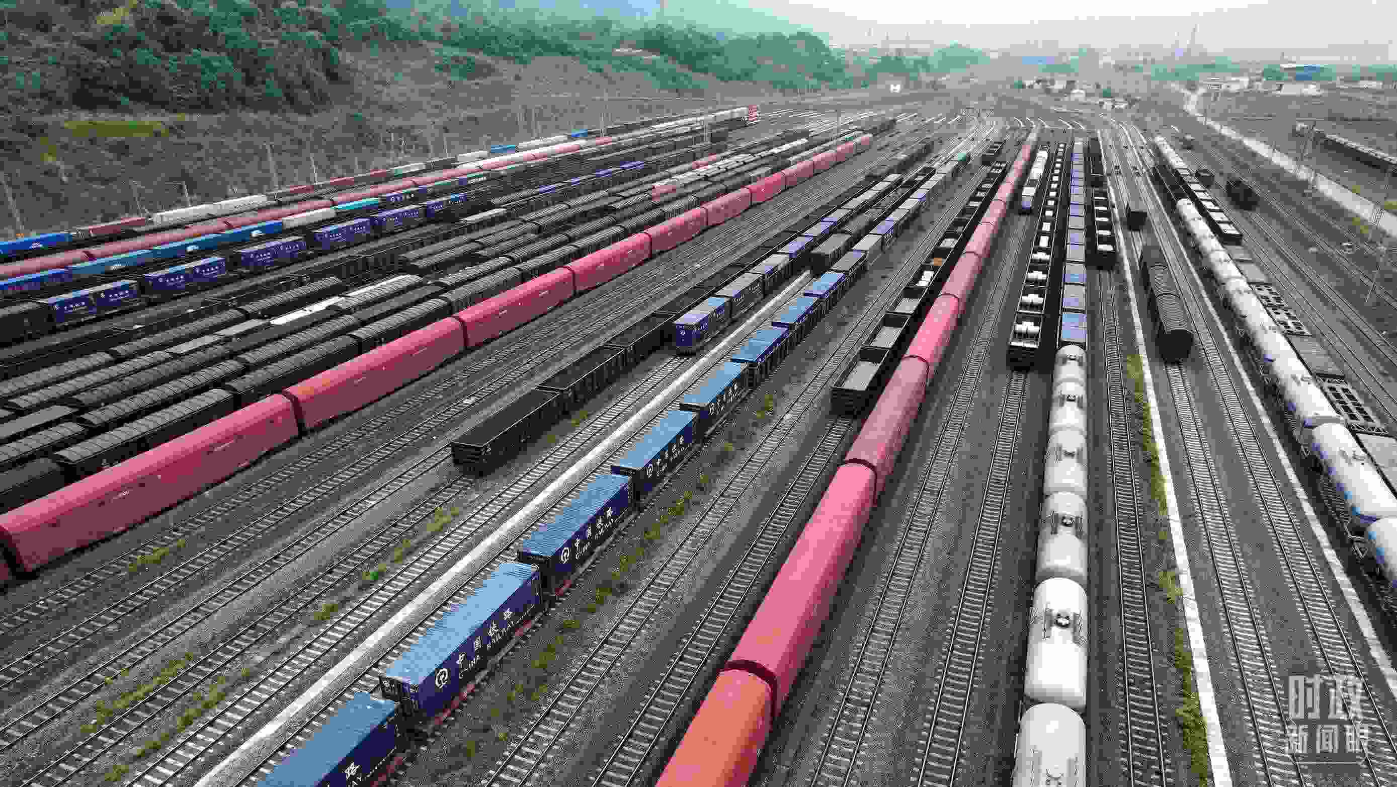 △重慶國際物流樞紐園區(qū)。（總臺央視記者范凱拍攝）