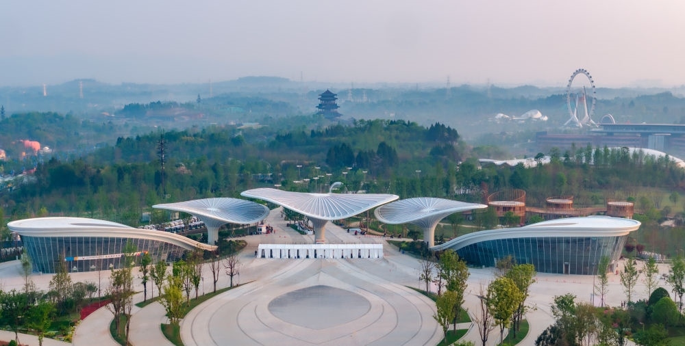 這是成都世園會主會場入口（無人機照片，2024年4月14日攝）。新華社記者 江宏景 攝