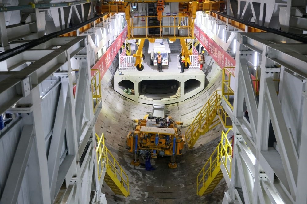 2024年2月16日，中鐵十四局集團(tuán)的建設(shè)者在京唐城際鐵路運(yùn)潮減河隧道施工。新華社記者 邢廣利 攝