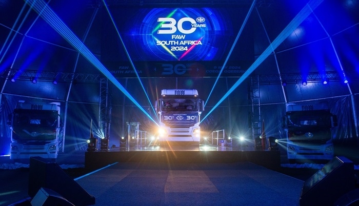 新一代旗艦車型JH6 550馬力牽引亮相。圖片來源：一汽解放