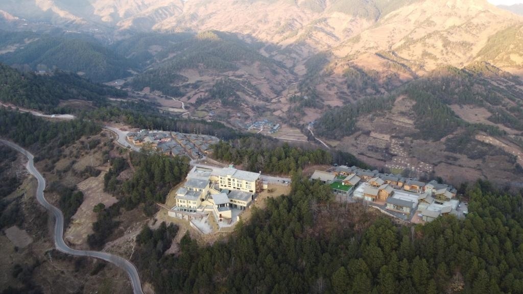 三河村全景（無人機(jī)照片）。新華社記者 尹恒 攝