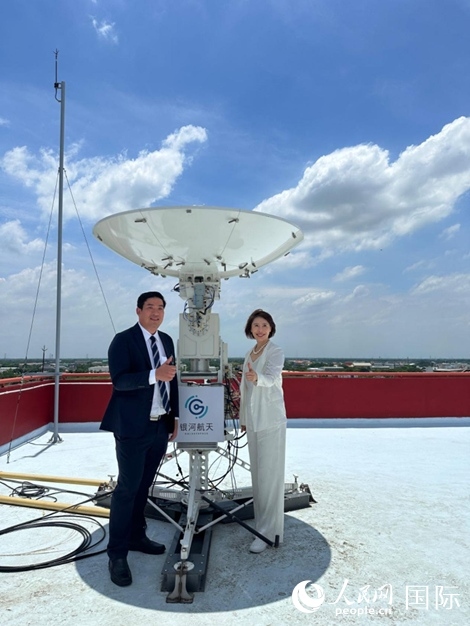 中泰兩國(guó)校企合作共贏。左為馬漢科理工大學(xué)校長(zhǎng)帕納威·普卡亞多，右為銀河航天聯(lián)合創(chuàng)始人劉暢。人民網(wǎng)記者 簡(jiǎn)承淵攝