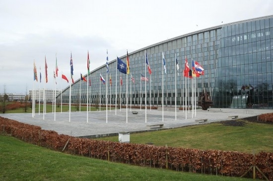  這是2月15日在比利時布魯塞爾拍攝的北約總部一角。為期一天的北約成員國國防部長會議15日在比利時首都布魯塞爾結束。會議就加強北約的威懾和防御以及對烏克蘭的支持等問題展開討論。新華社記者趙丁喆攝