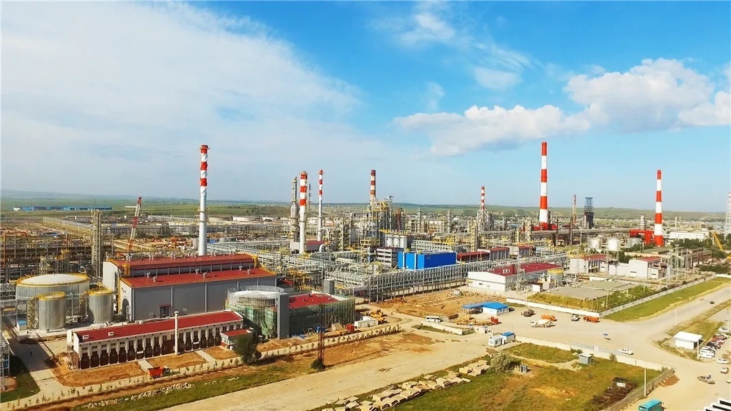 奇姆肯特煉油廠完成現(xiàn)代化改造后全景。（圖源：人民網(wǎng)）