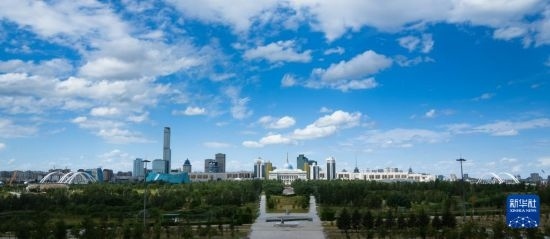 這是7月1日拍攝的哈薩克斯坦首都阿斯塔納的天際線。新華社記者 王建華 攝