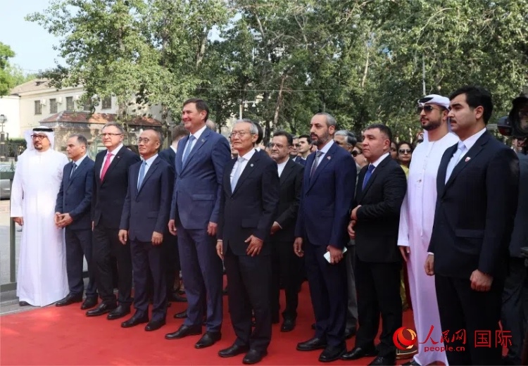 上合組織秘書長及成員國駐華使節(jié)參加活動。人民網 俄布拉依·對山攝