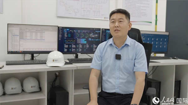 哈薩克斯坦能源投資公司副總經(jīng)理、總工程師張亮在接受人民網(wǎng)記者采訪。 人民網(wǎng)記者 葛泰佚攝