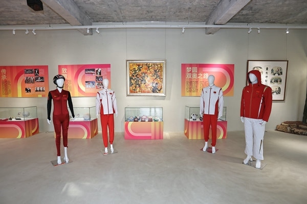 “揚(yáng)帆起航 為巴黎喝彩”中國體育文化展展廳。 主辦方供圖