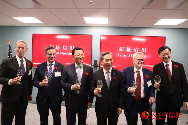 4、美中貿(mào)易全國委員會會長克雷格·艾倫、美國商會高級副會長傅瑞偉等美國工商界代表出席活動。 人民網(wǎng)記者 李志偉攝